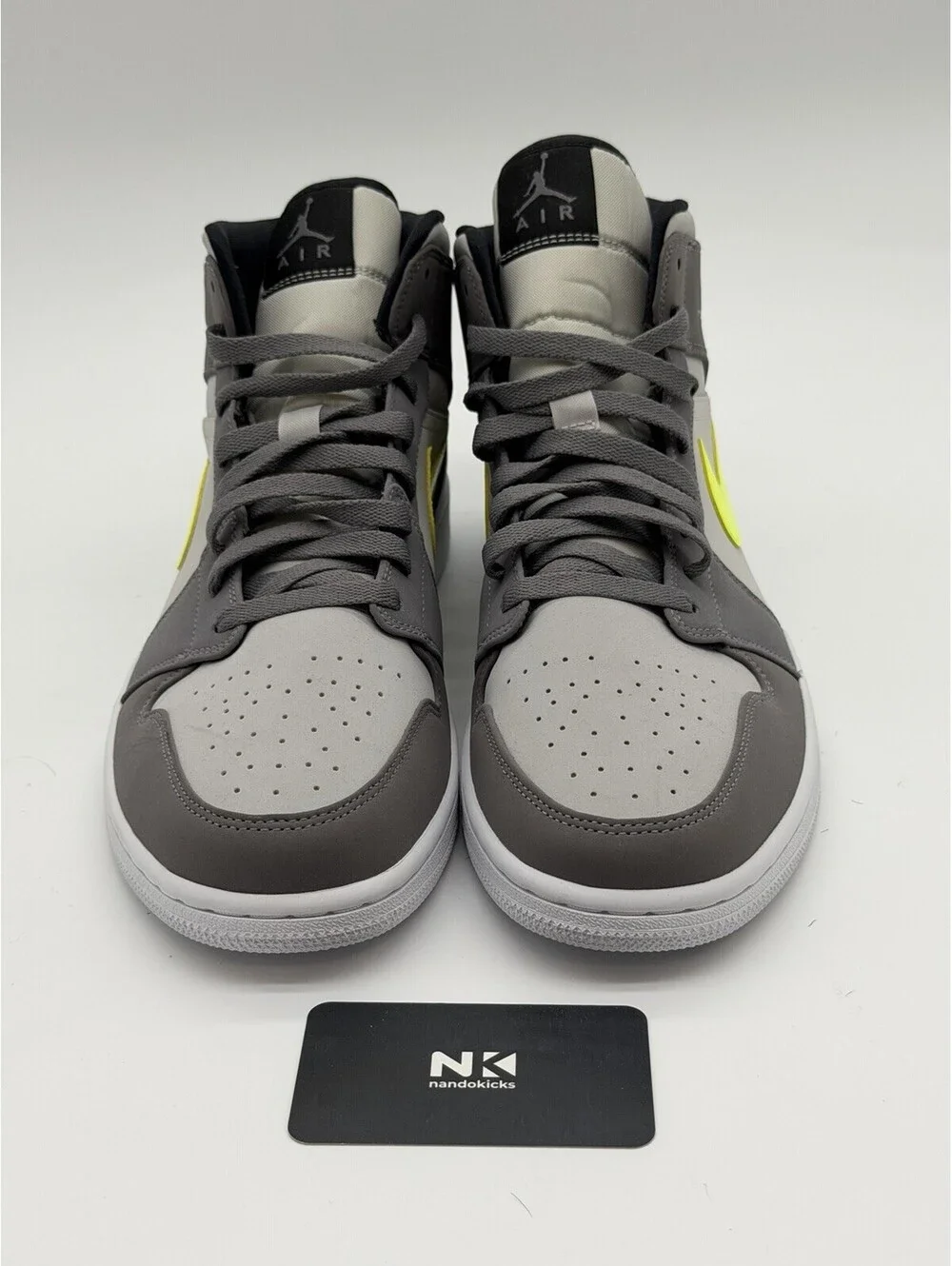 Air Jordan 1 Mid Grey Volt 554724-072 Size 11.5M NEW